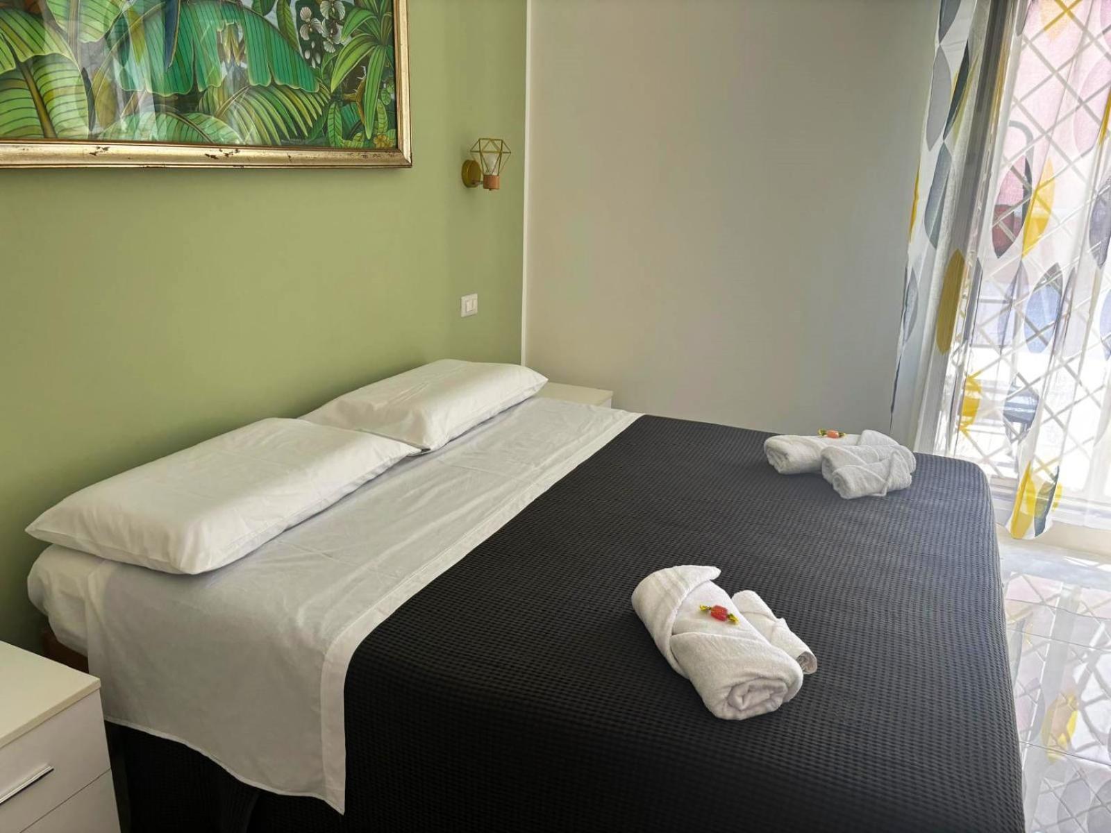 La Terrazza Di Stefy Hotel อาชิเลีย ภายนอก รูปภาพ